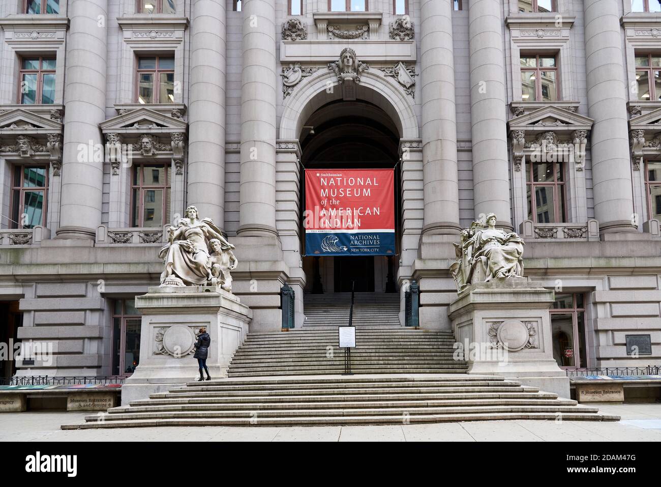 La facciata anteriore della U.S. Custom House (1907) di fronte al Bowling Green a Lower Manhattan, New York. Foto Stock