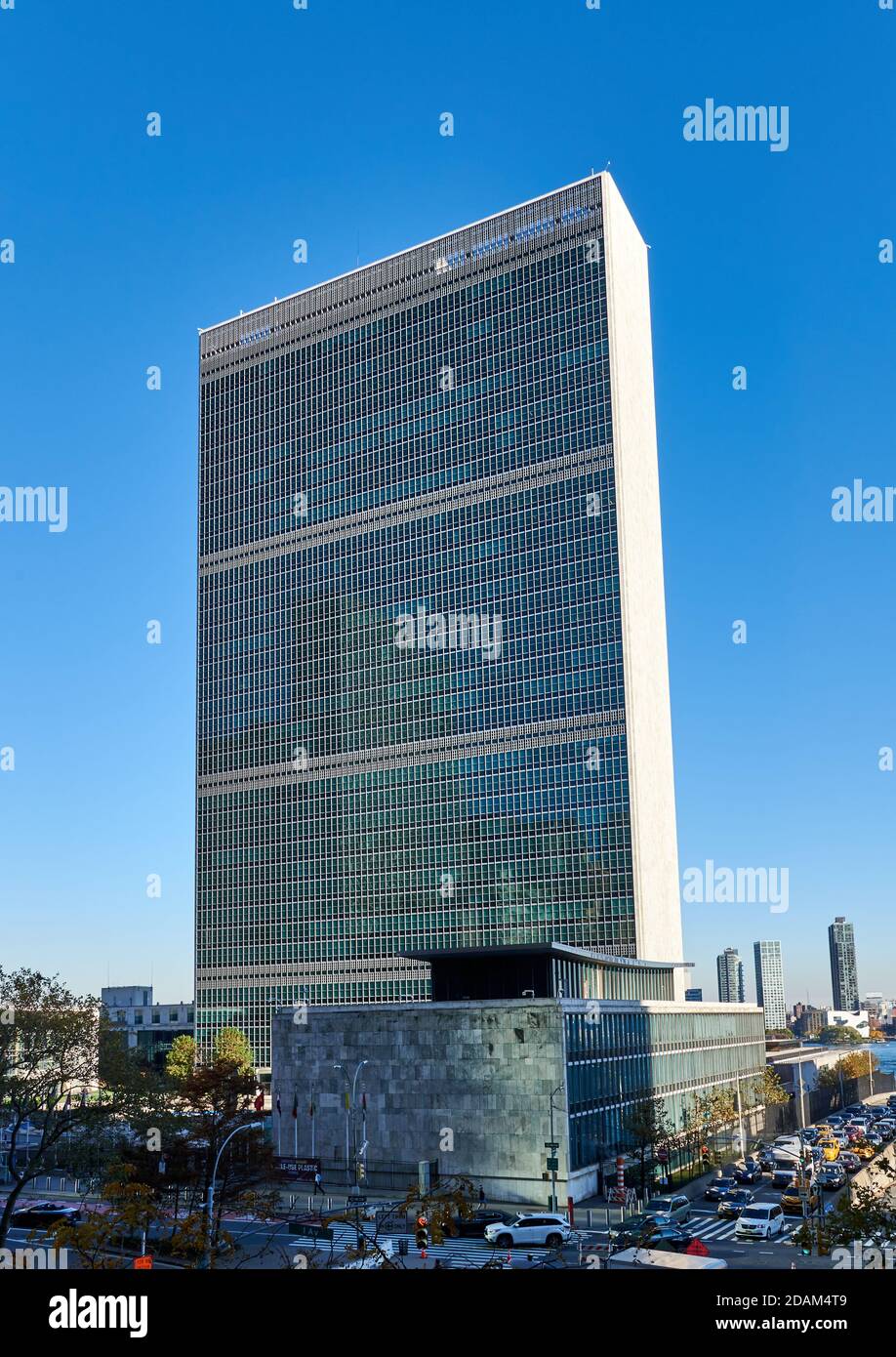 Il Segretariato delle Nazioni Unite a 39 piani (1950) e la Biblioteca Dag Hammarskjöld. Foto Stock