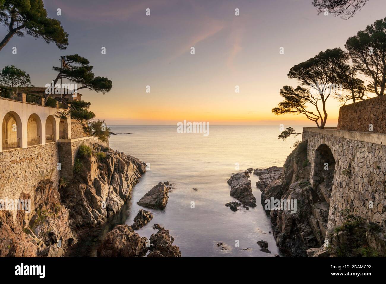 VILLA SENYA BLANCA (©RAFAEL MASO 1923) CAMINO DE RONDA S’AGARO CASTELL-PLATA D’ARO COSTA BRAVA CATALOGNA SPAGNA Foto Stock