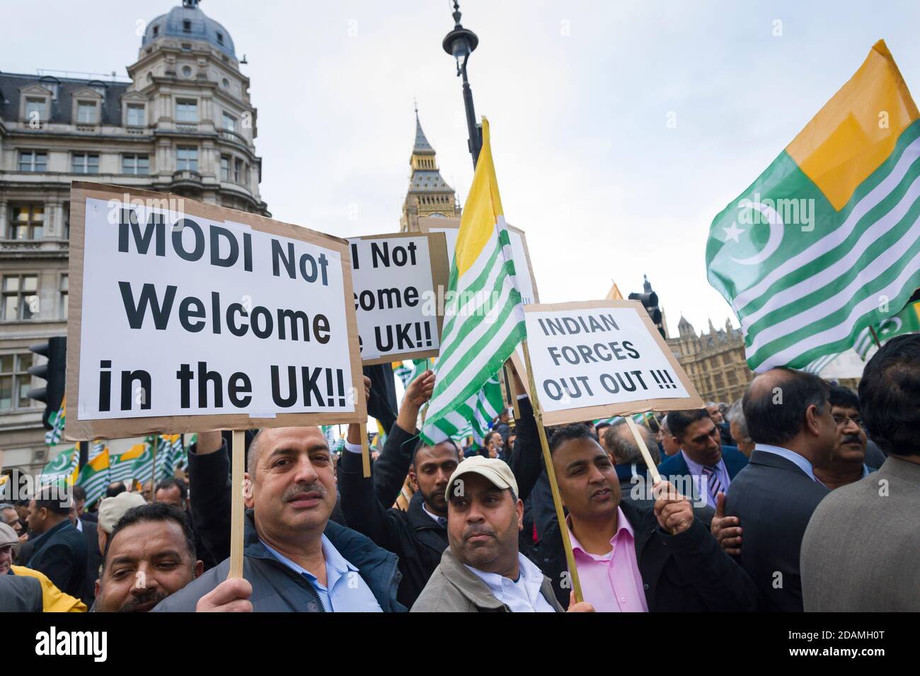 Una protesta contro la visita di Stato dei primi ministri indiani Narendra modi, in Gran Bretagna. Parliament Square, Westminster, Londra, Regno Unito. 12 Nov 2015 Foto Stock