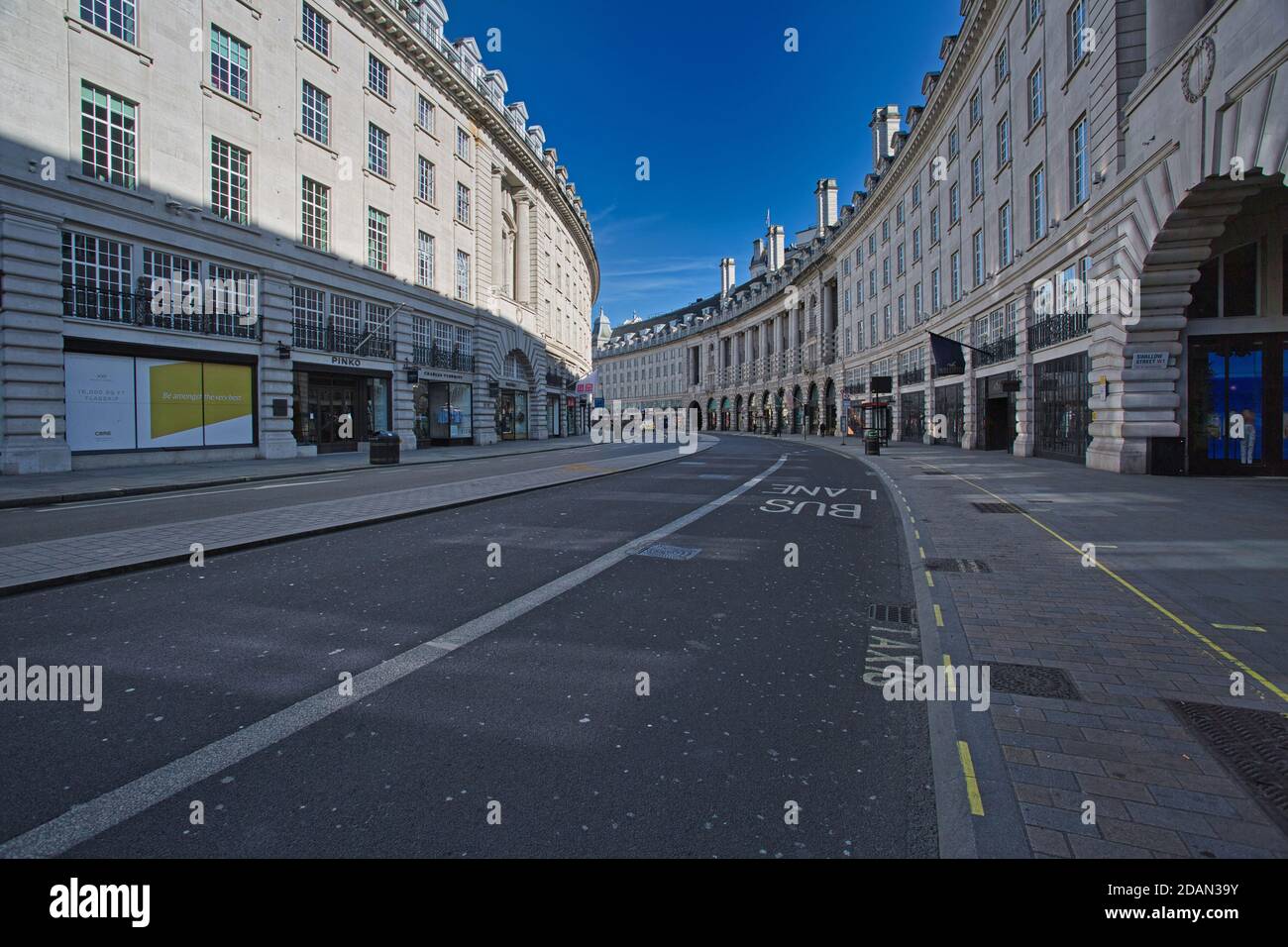 GRAN BRETAGNA / Inghilterra / Londra / una città irreale blocco a Londra 24.3.2020/ la famosa via reggente di Londra totalmente vuota. Foto Stock