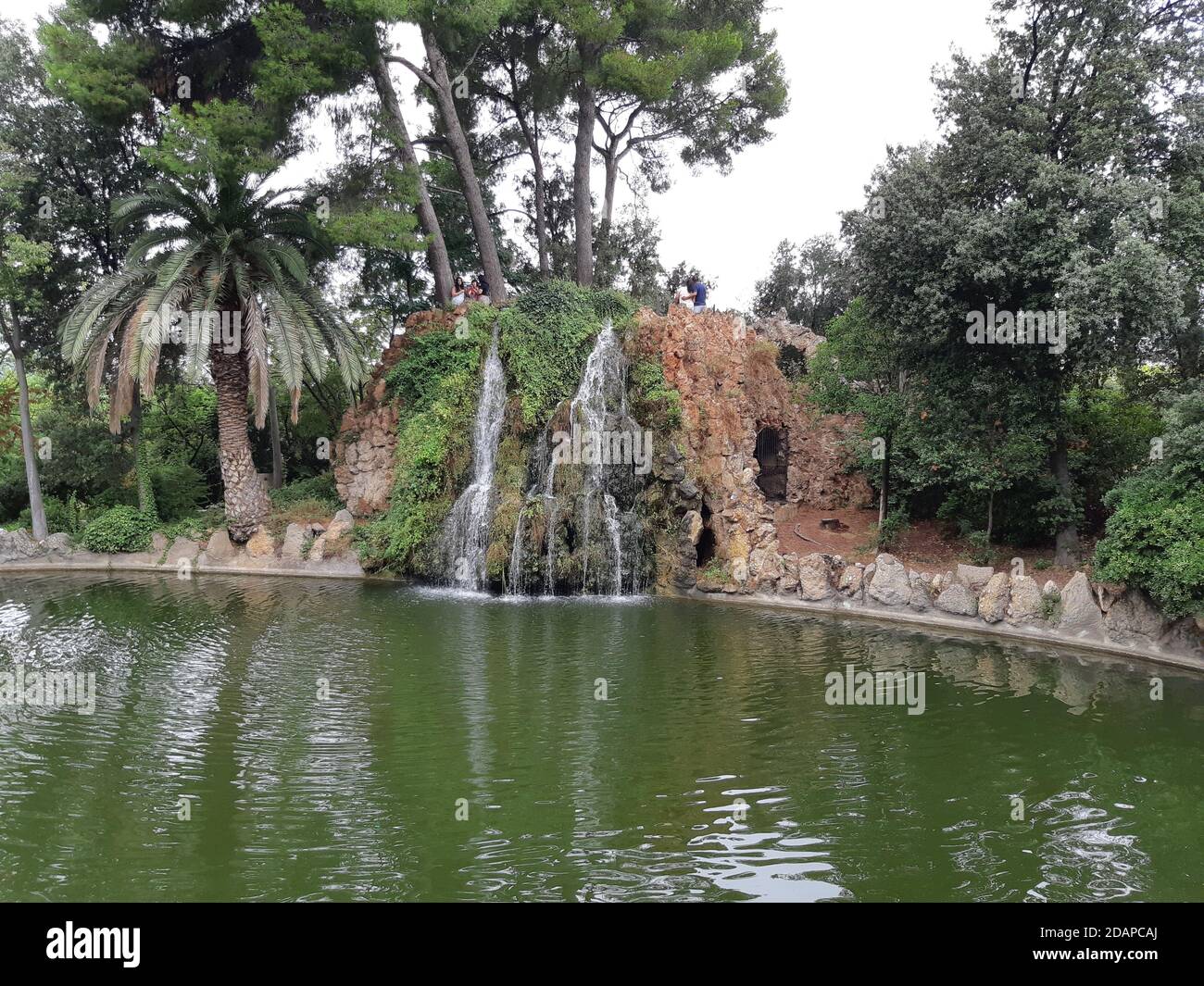 VISITA AL PARCO TORREBLANCA DI SANT JOAN DESPI UN GIORNO NUVOLOSO NEL MESE DI AGOSTO Foto Stock