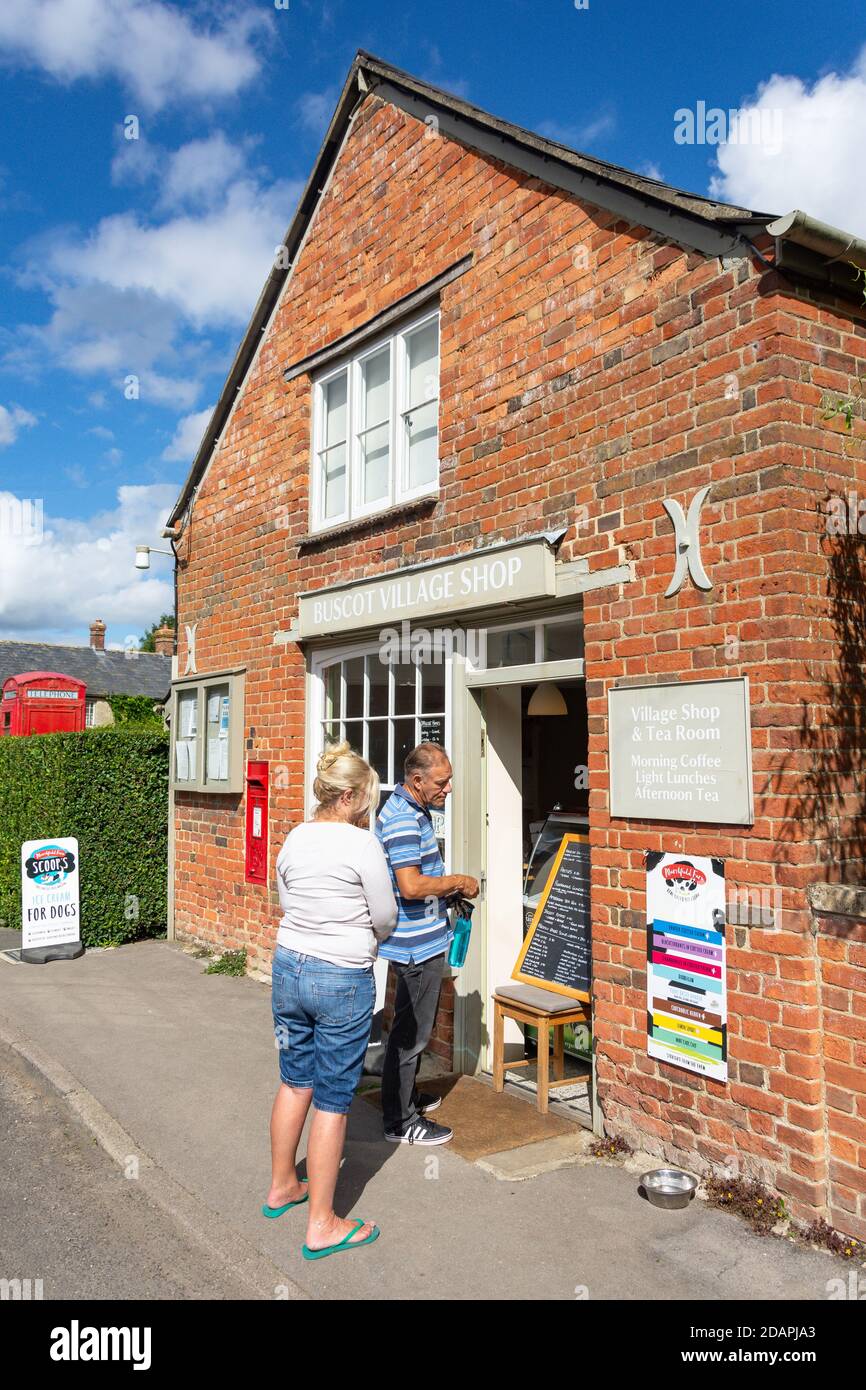 Buscott Village Shop, Buscot, Oxfordshire, Inghilterra, Regno Unito Foto Stock