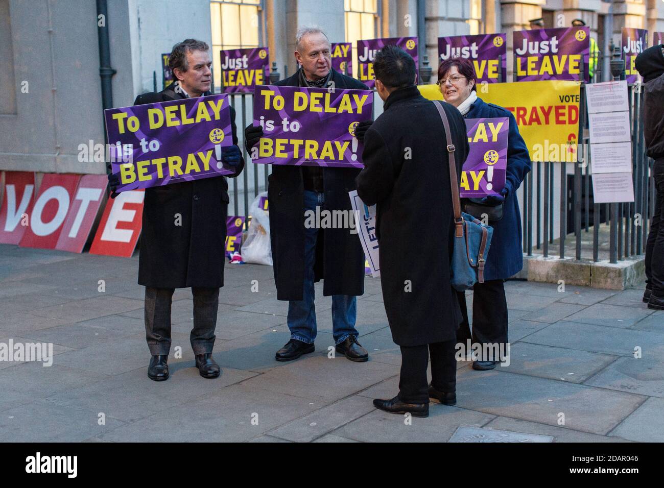 GRAN BRETAGNA / Inghilterra / Londra / attivisti pro-Brexit protestano fuori dalle Camere del Parlamento il 29 gennaio 2019 a Londra, Regno Unito. Foto Stock