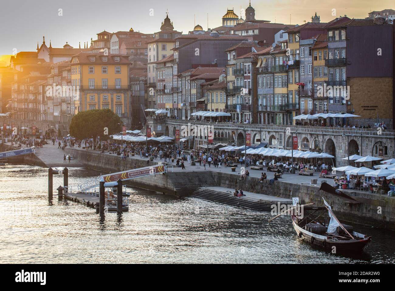 Vista da Ponte Luis I. verso il centro città, Porto, Portogallo Foto Stock