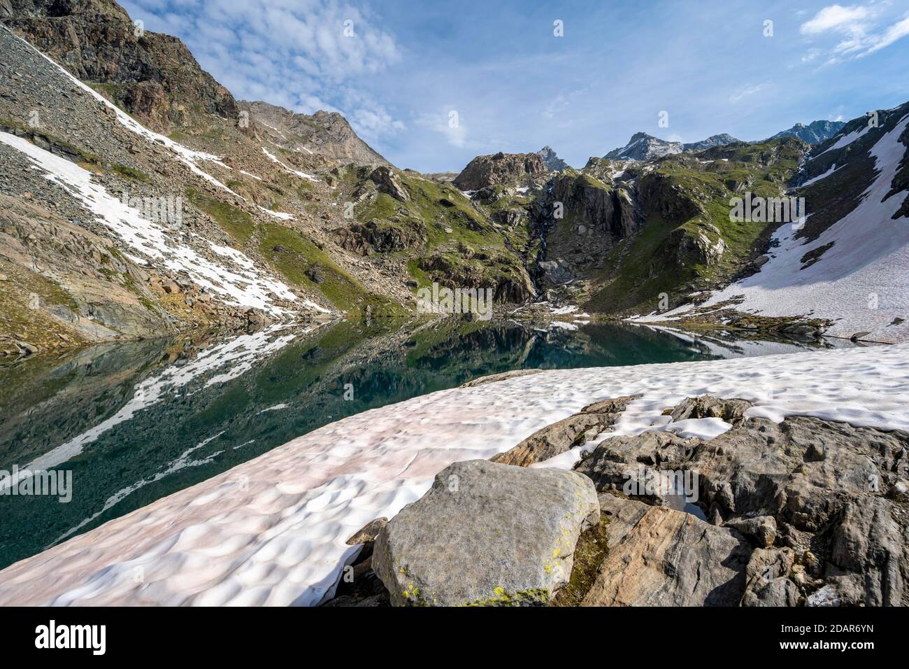 Schwarzsee, Gipfel Plattenkopf, Berliner Hoehenweg, Alpi Zillertal, Ghiacciaio Schlegeiskees, Zillertal, Tirolo, Austria Foto Stock