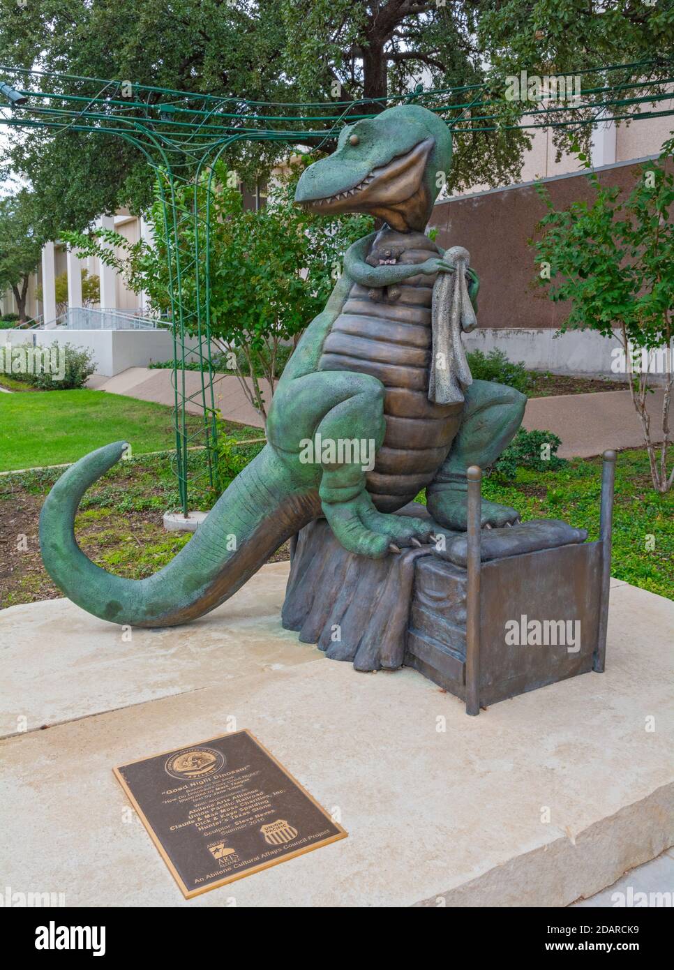 Texas, Abilene, Adamson-Spalding Storybook Garden, scultura, "Good Night Dinosaur" Foto Stock
