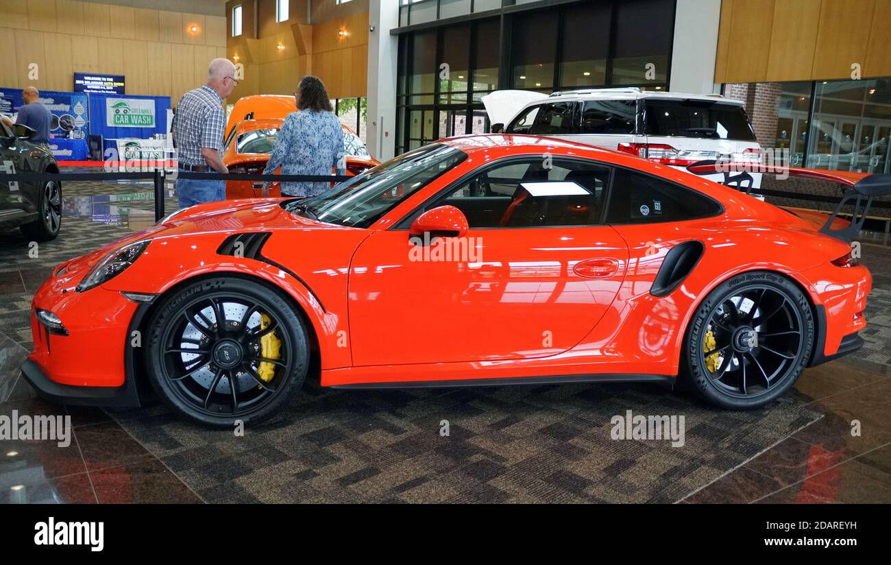 Wilmington, Delaware, U.S.A - 6 ottobre 2019 - un rosso brillante di 911 Porsche 2019 GT3 RS Coupe auto sportiva Foto Stock