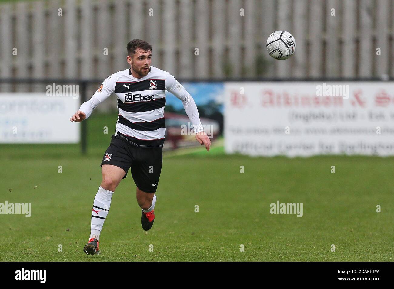 DARLINGTON, INGHILTERRA. 14 NOVEMBRE ben Hedley di Darlington durante la Vanarama National League North match tra Darlington e AFC Telford United a Blackwell Meadows, Darlington sabato 14 novembre 2020. (Credit: Mark Fletcher | MI News) Credit: MI News & Sport /Alamy Live News Foto Stock