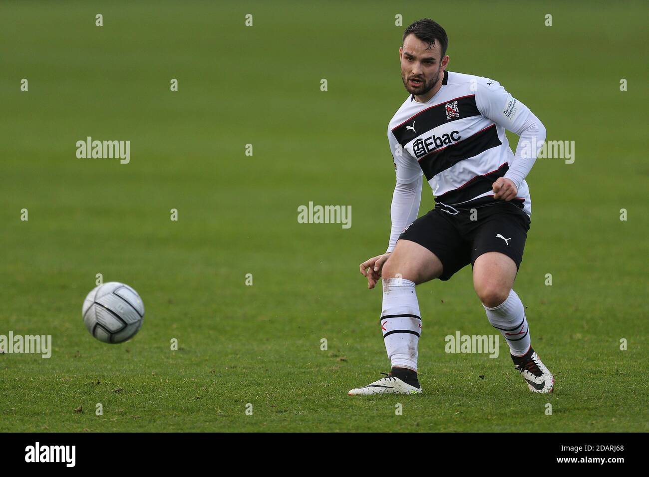 DARLINGTON, INGHILTERRA. 14 NOVEMBRE David Atkinson di Darlington durante la Vanarama National League North match tra Darlington e AFC Telford United a Blackwell Meadows, Darlington sabato 14 novembre 2020. (Credit: Mark Fletcher | MI News) Credit: MI News & Sport /Alamy Live News Foto Stock
