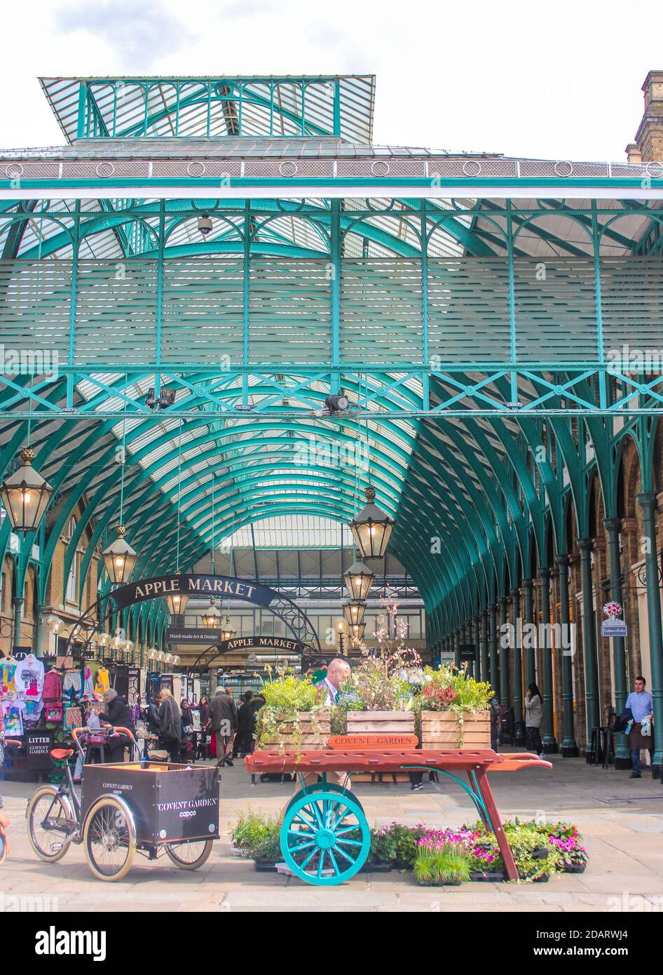 LONDRA - UK - 03 maggio 2018: Vista del mercato di Covent Garden a Londra. Covent Garden - una delle principali attrazioni turistiche di Londra Foto Stock