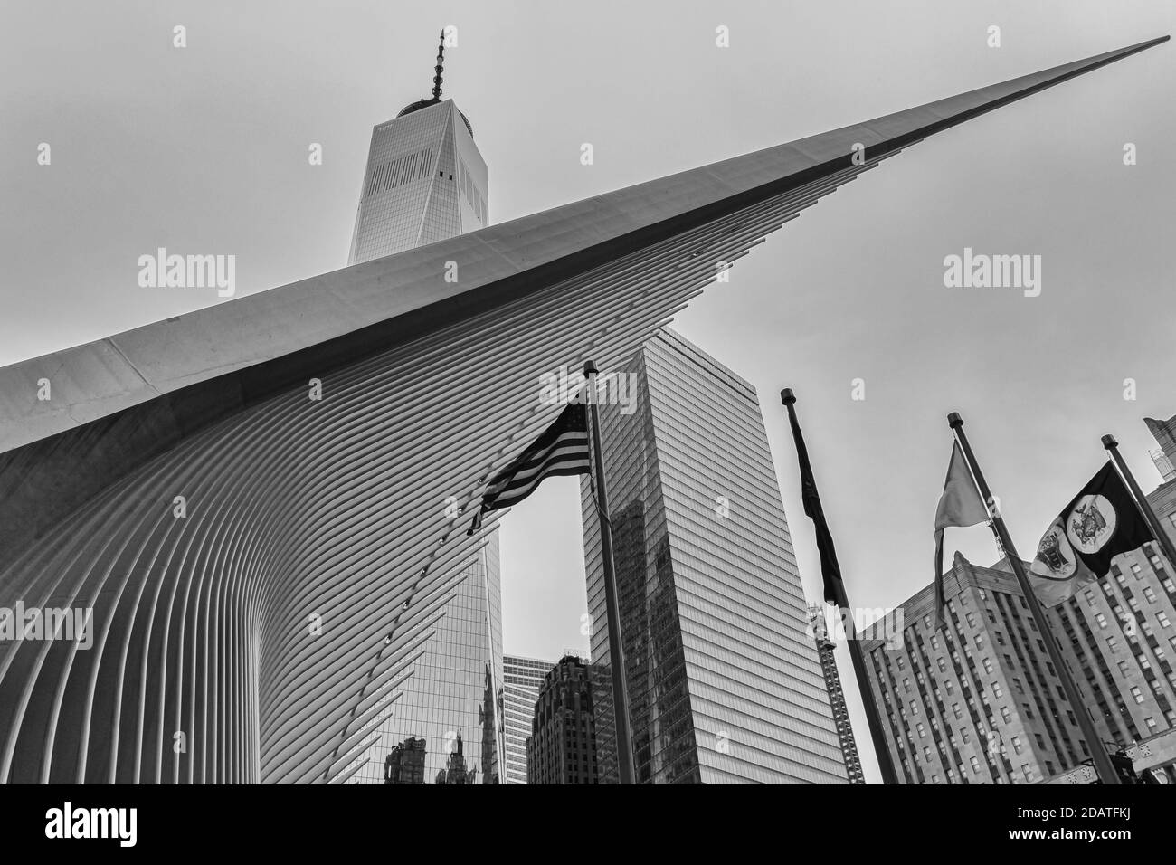 Foto in scala di grigi della torre commemorativa del 9/11 a New York, Stati Uniti Foto Stock