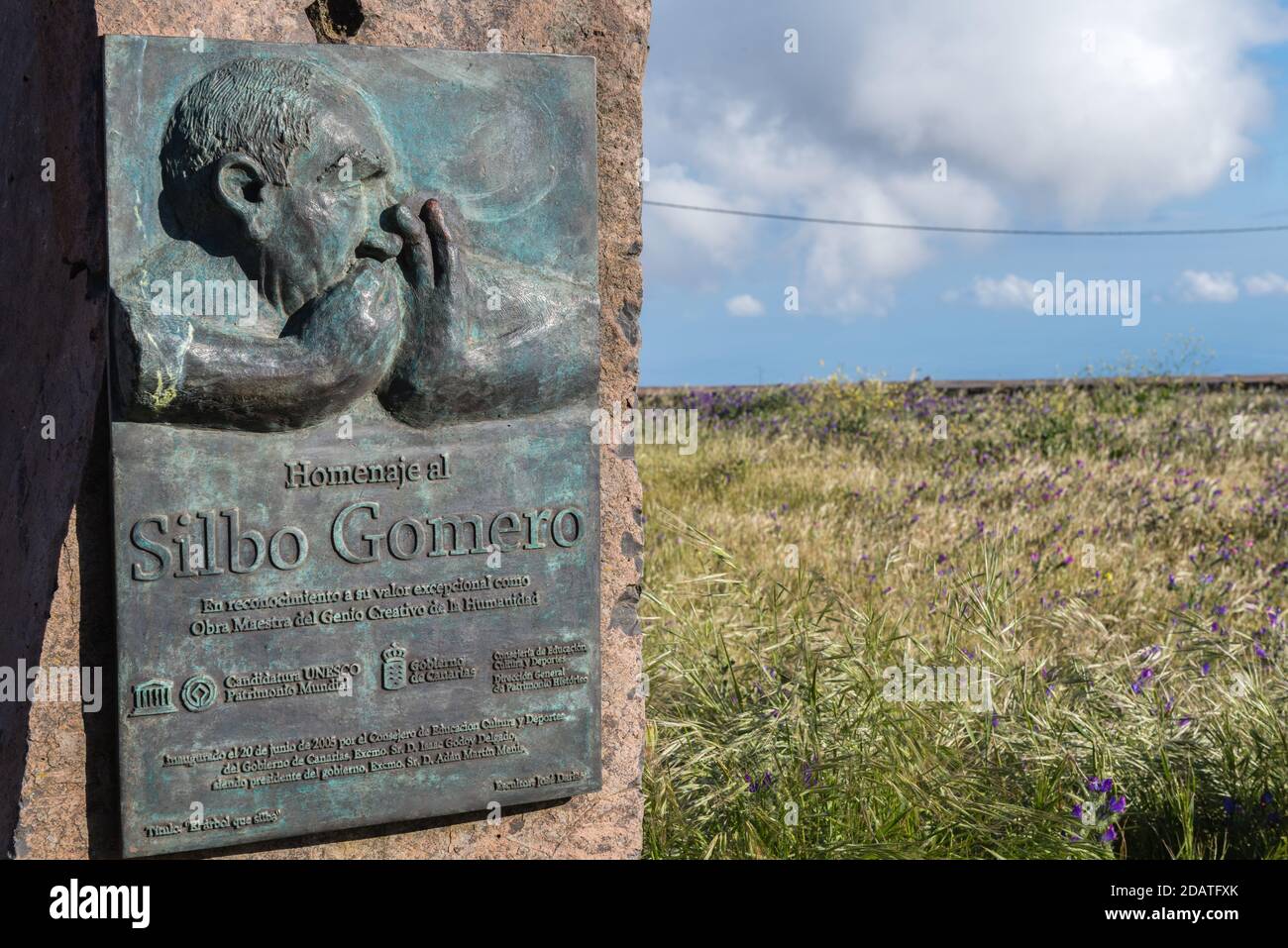 Monumento per la lingua locale 'El Silbo' vicino alla chiesa Emita San Francisco, , la Gomera, Isole Canarie, Spagna, Foto Stock