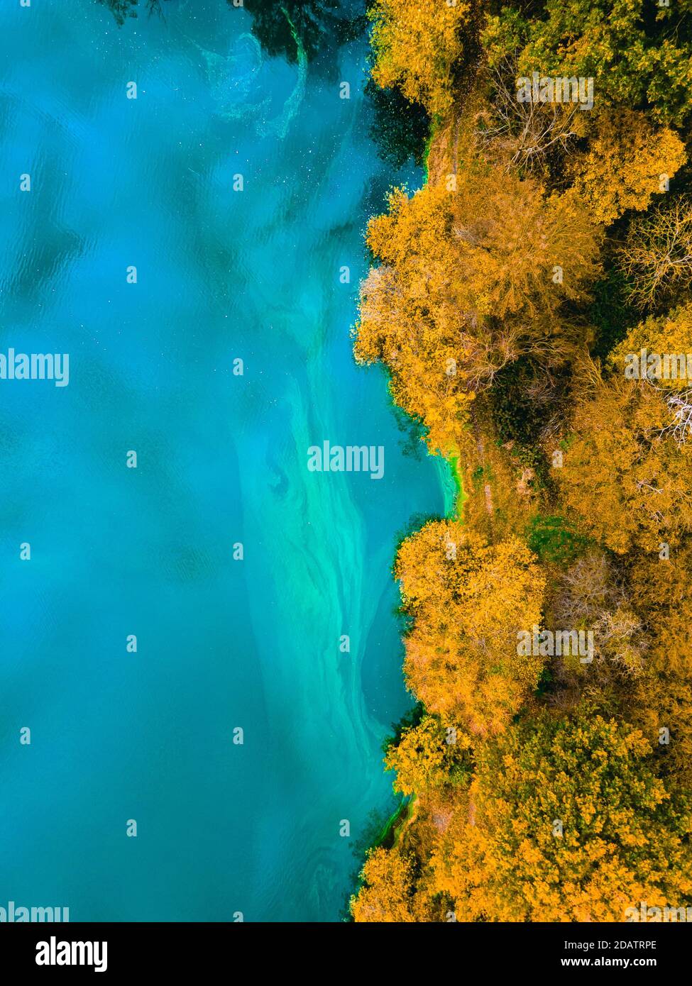 colpo di drone di un lago in germania Foto Stock