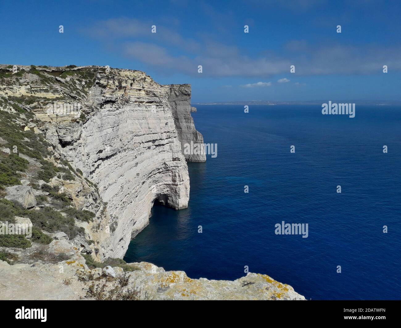 Splendida vista delle scogliere di Sanap, Gozo Foto Stock