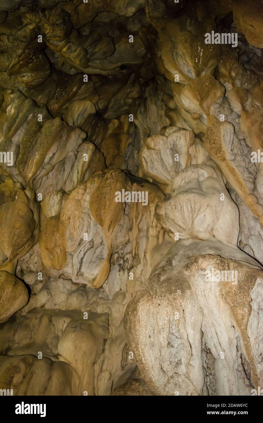 Una vista interna della popolare Grotta di Mawsmai Cherrapunjee (Sohra), Meghalaya. India Foto Stock