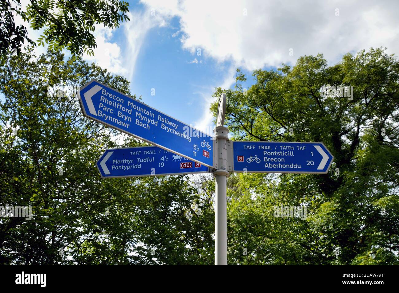 Merthyr Tydfil, Galles - Ottobre 2017: Cartello sul sentiero Taff, un percorso ciclabile che va da Brecon a Cardiff. Foto Stock