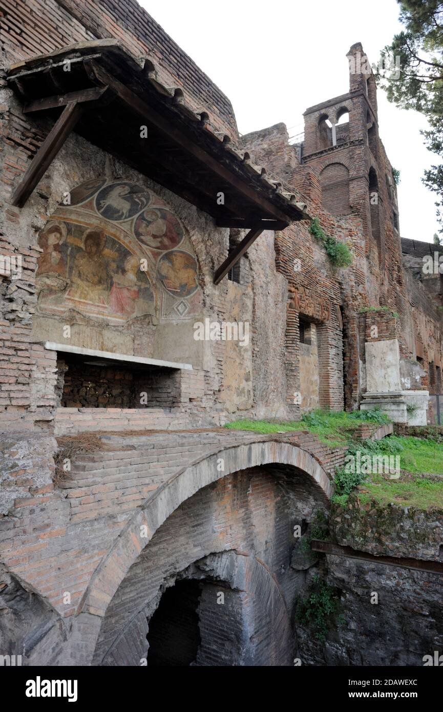 Italia, Roma, Insula dell'Ara Coeli (II sec. d.C.), chiesa di San Biagio de mercato, affresco del XIV secolo Foto Stock