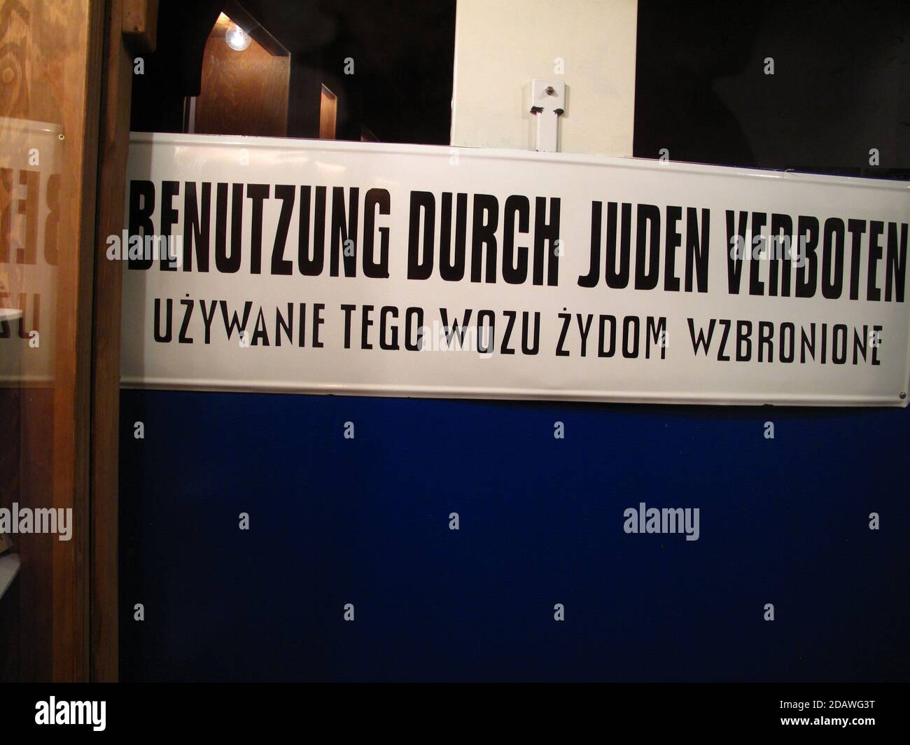 Slogan nella vecchia fabbrica di Oskar Schindler a Cracovia. Ora come museo. Mostra dedicata a Cracovia sotto occupazione nazista durante la seconda guerra mondiale. Foto Stock