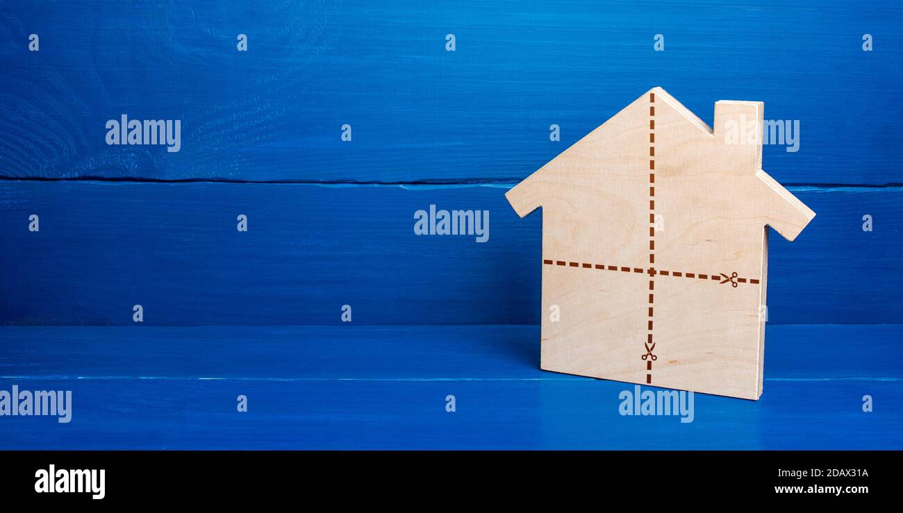 Casa con linee di taglio marcate. Equa ripartizione della proprietà in caso di divorzio o di successione. Risoluzione dei conflitti di proprietà. Scambio vero estat Foto Stock