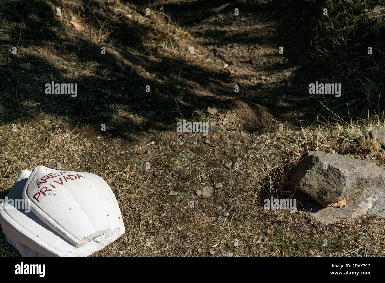 area privata in pietra a forma di fiore di loto Foto Stock