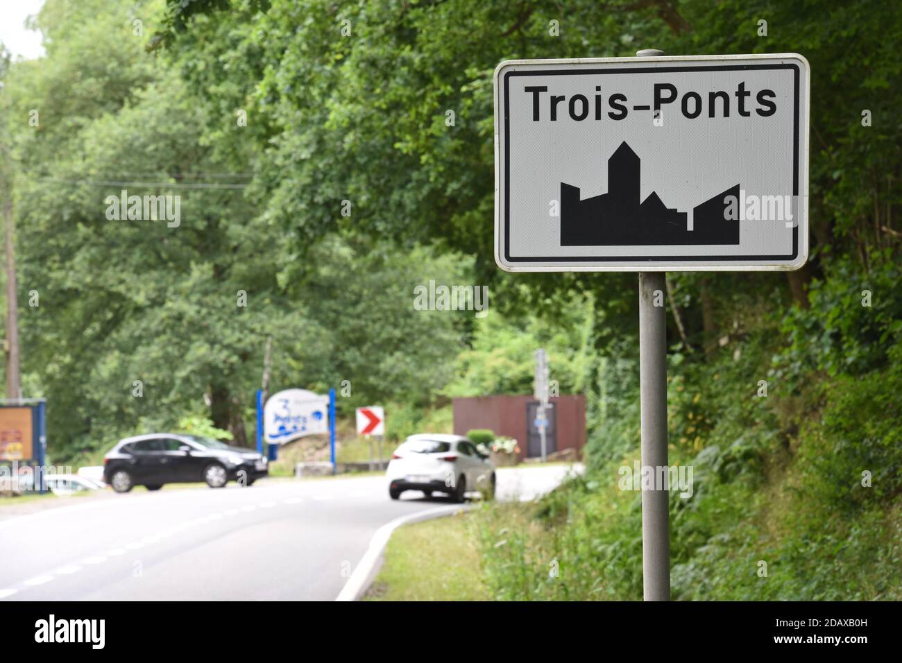 L'illustrazione mostra il nome del comune di Trois-Ponts su un cartello stradale, lunedì 25 giugno 2018. BELGA FOTO JEAN-LUC FLEMAL Foto Stock