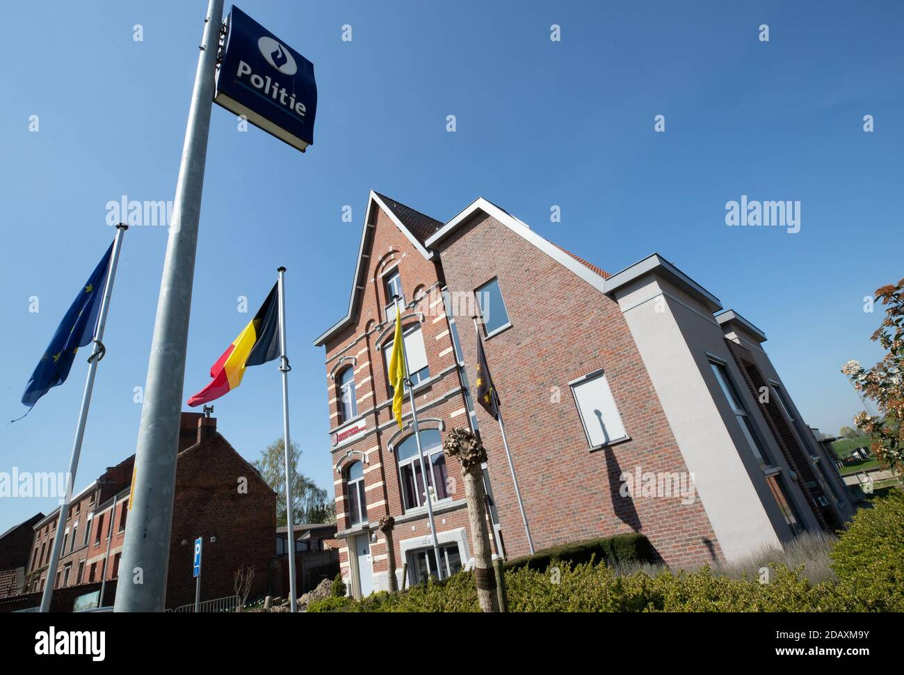 Illustrazione immagine mostra il municipio di Bever, una piccola città nella regione Pajottenland, in fiammingo-Brabante, con strutture linguistiche per il francese-sp Foto Stock