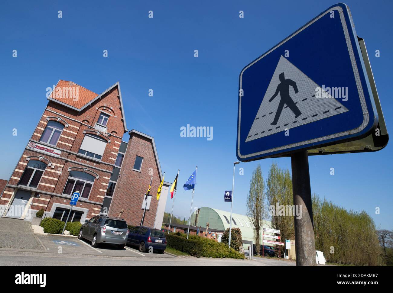 Illustrazione immagine mostra il municipio di Bever, una piccola città nella regione Pajottenland, in fiammingo-Brabante, con strutture linguistiche per il francese-sp Foto Stock