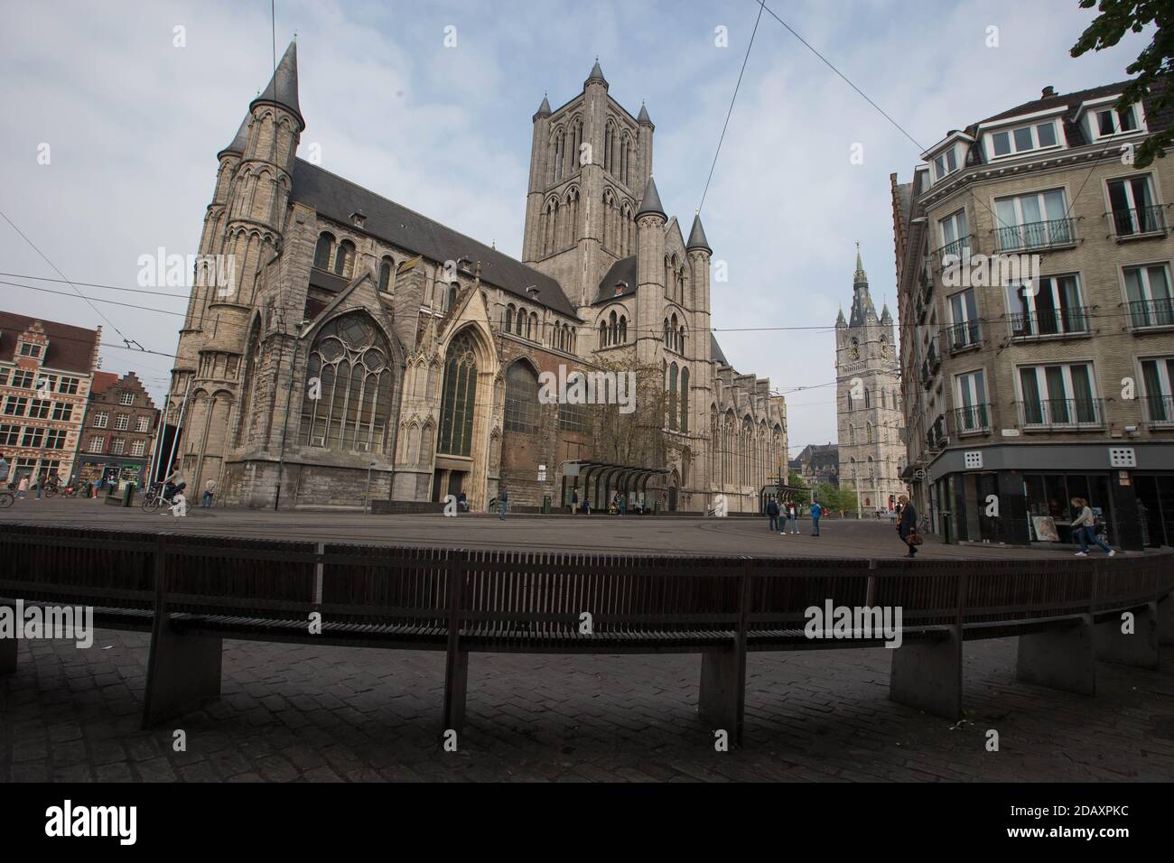 L'illustrazione raffigura la cattedrale di Sint-Baafskathedraal, domenica 19 aprile 2020, a Gent. BELGA FOTO NICOLAS MAETERLINCK Foto Stock