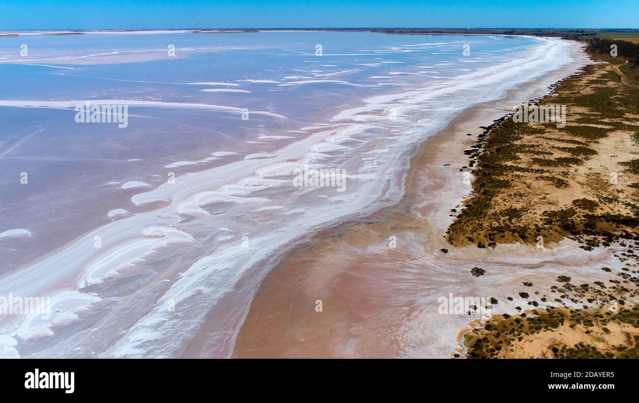 Una depressione di 208 chilometri quadrati di sale dal lago Tirel, situato appena a nord di una piccola città di campagna chiamata Sea Lake. Foto Stock