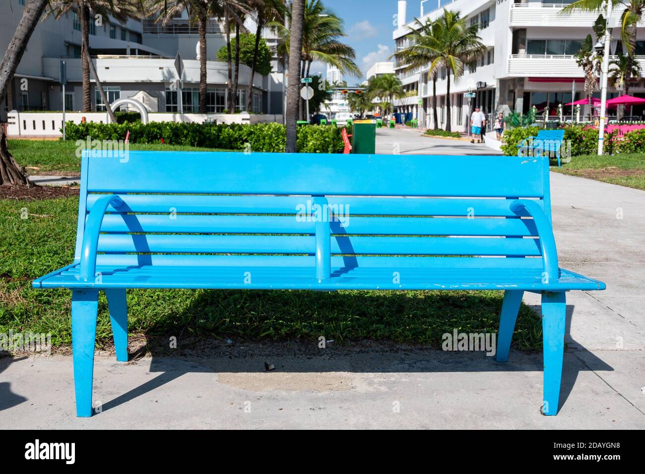 Panca blu pallido del parco, Miami South Beach, Florida Foto Stock