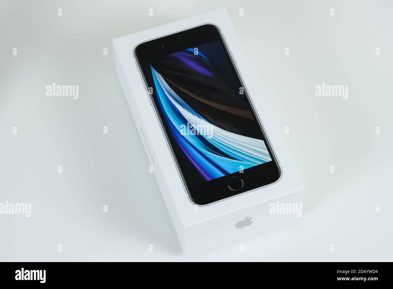 IPhone se 2 (2a generazione) di colore bianco. Foto Stock