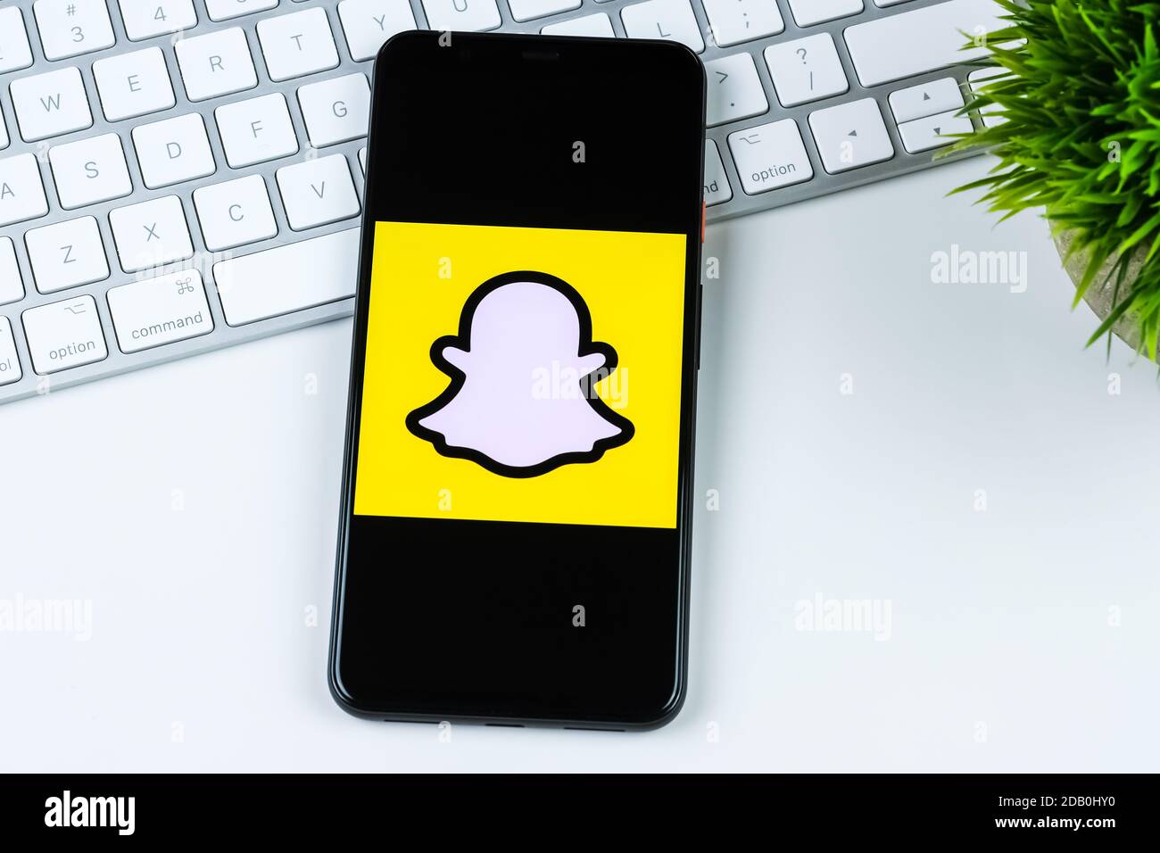 Logo dell'app Snapchat sullo schermo di uno smartphone. Foto Stock