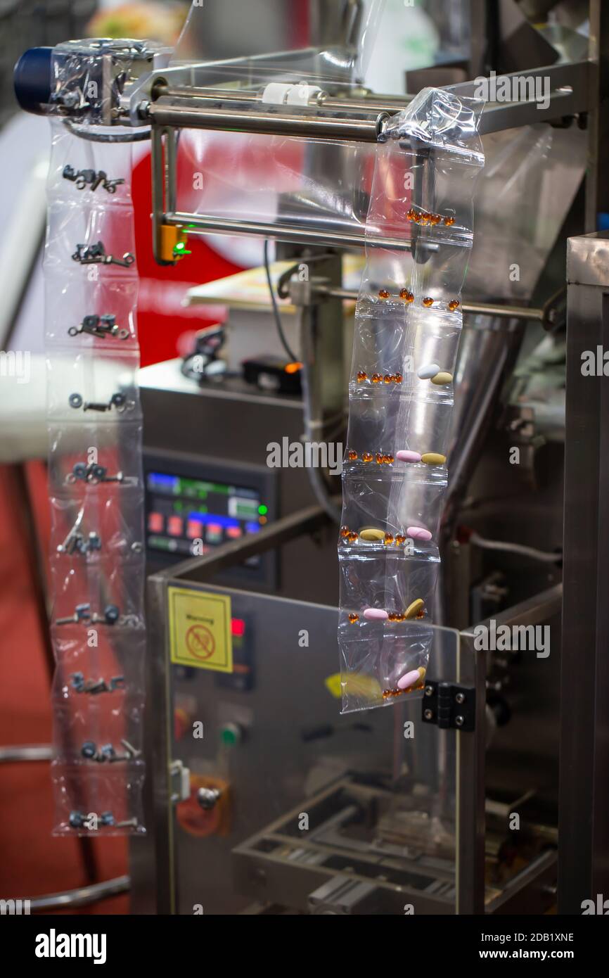 Confezione campione di prodotto da macchina di confezionamento verticale Foto Stock
