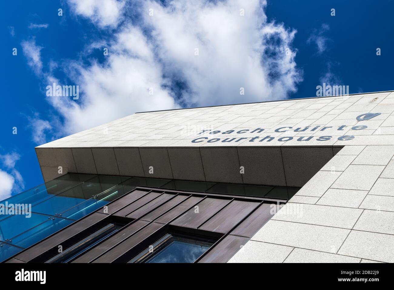 Edificio nuovo e moderno del tribunale a Kilkenny, County Kilkenny, Irlanda Foto Stock
