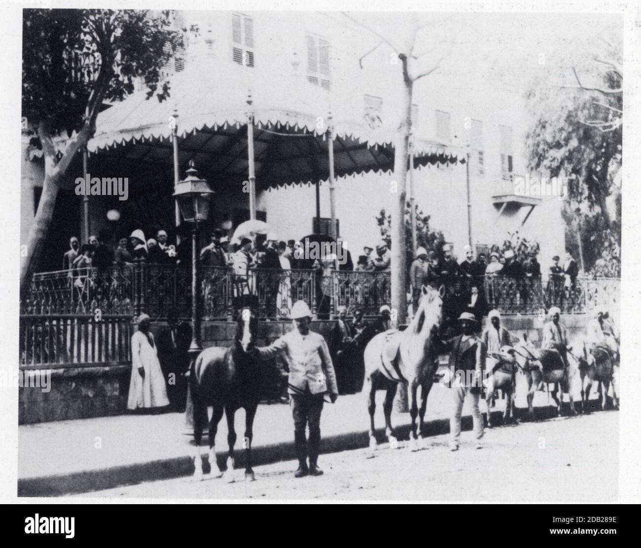 Jean-Pascal Sébah.1872-1947.Terrazza di Shepheard's Hotel.Cairo.1868. Foto Stock