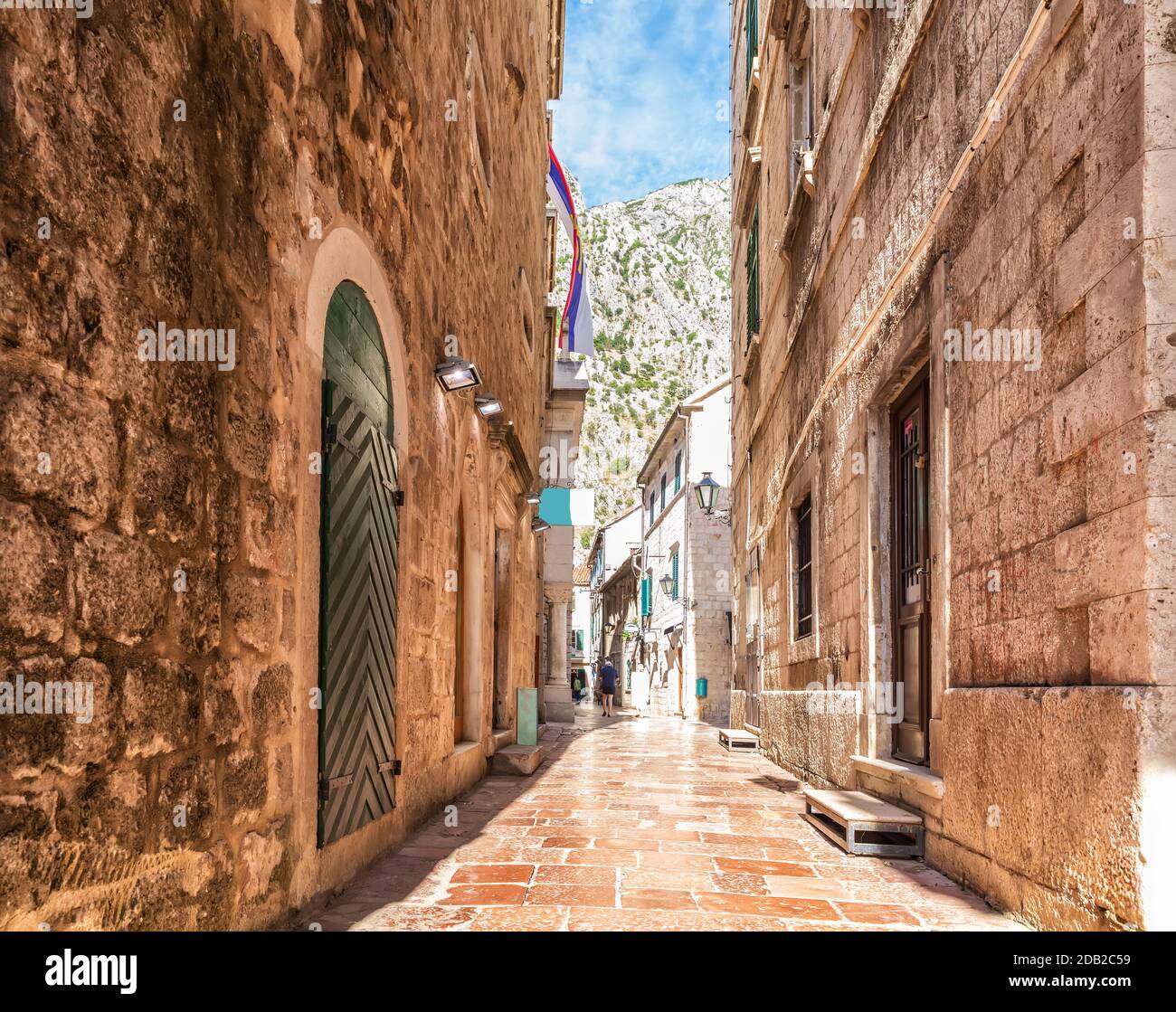 Tradizionale strada adriatica nel centro storico di Cattaro, Montenegro Foto Stock