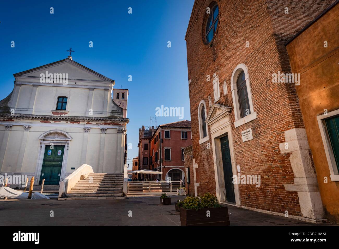 Vista panoramica del paesaggio urbano del centro di Chioggia - vicino a Venezia - con tipici edifici antichi italiani Foto Stock