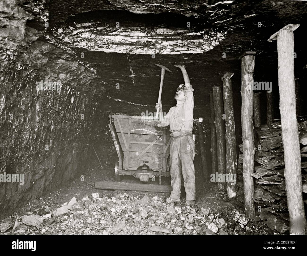 Miniere di carbone nel tunnel. Foto Stock