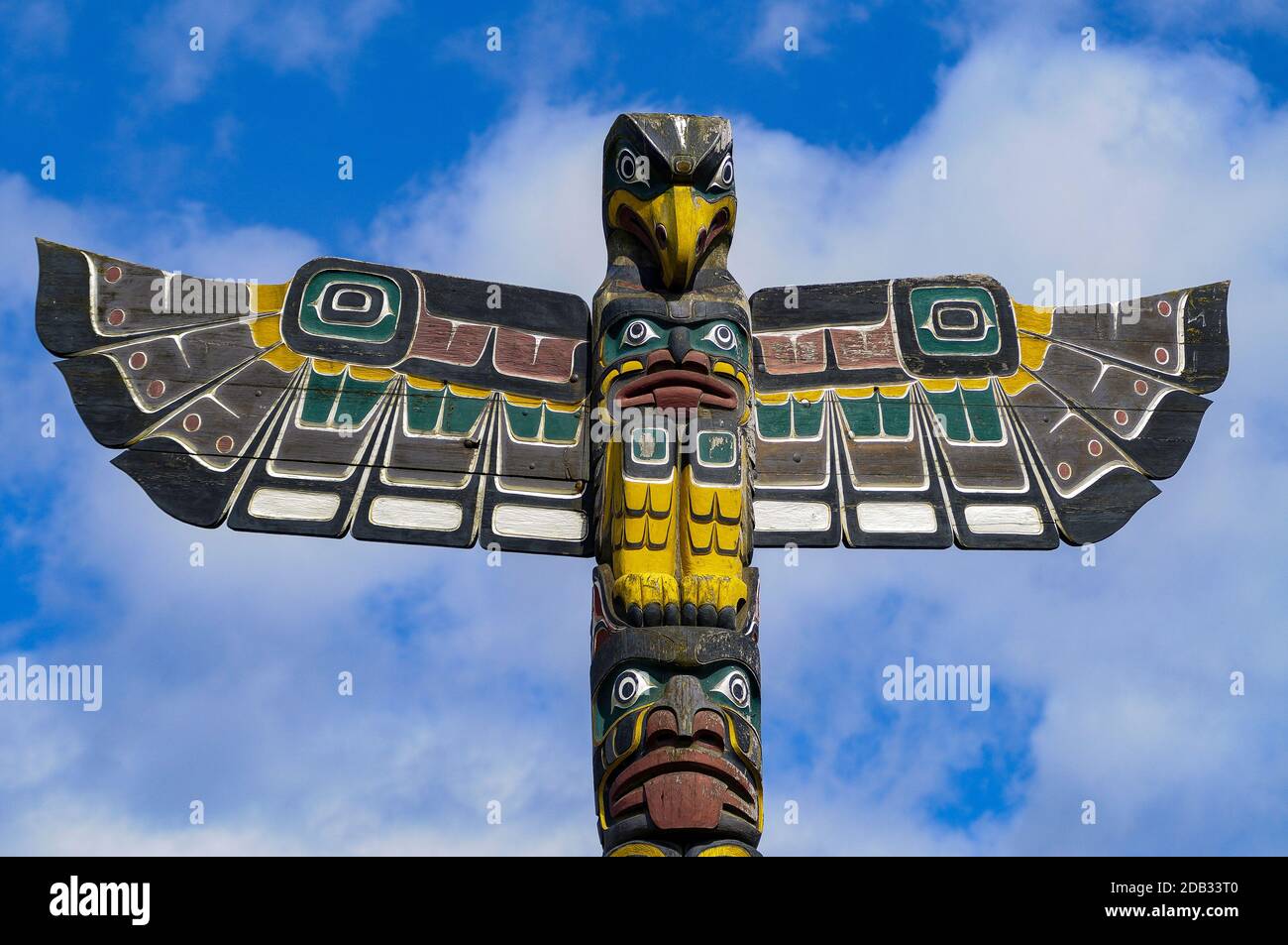 Canadian First Nation scolpito totem pole su Vancouver Island British Columbia Canada.Purpose Foto Stock