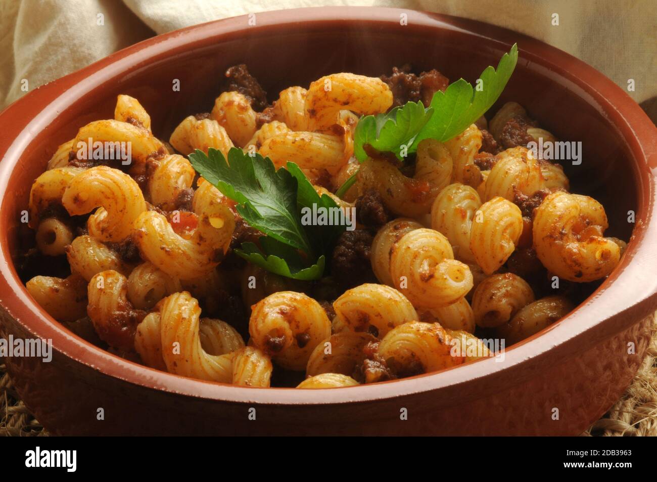 Piatto di pasta con salsa di carne Foto Stock