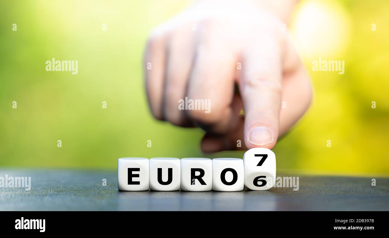 Simbolo per la modifica del regolamento europeo sulle emissioni dalla norma sulle emissioni Euro 6 alla norma Euro 7. Foto Stock