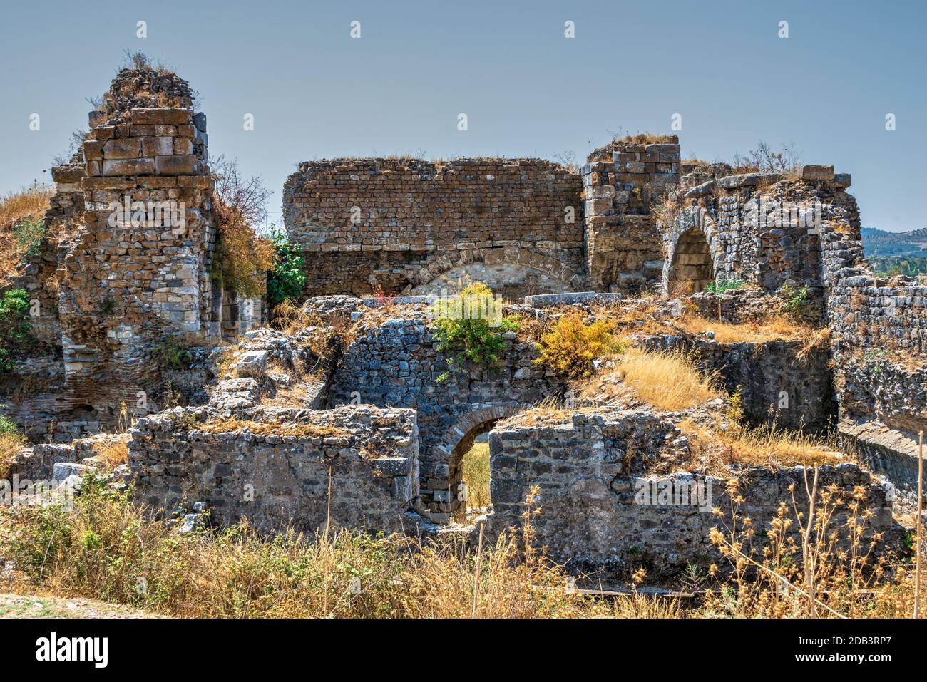Antica città greca Miletus sulla costa occidentale dell'Anatolia, Turchia, in una giornata estiva soleggiata Foto Stock