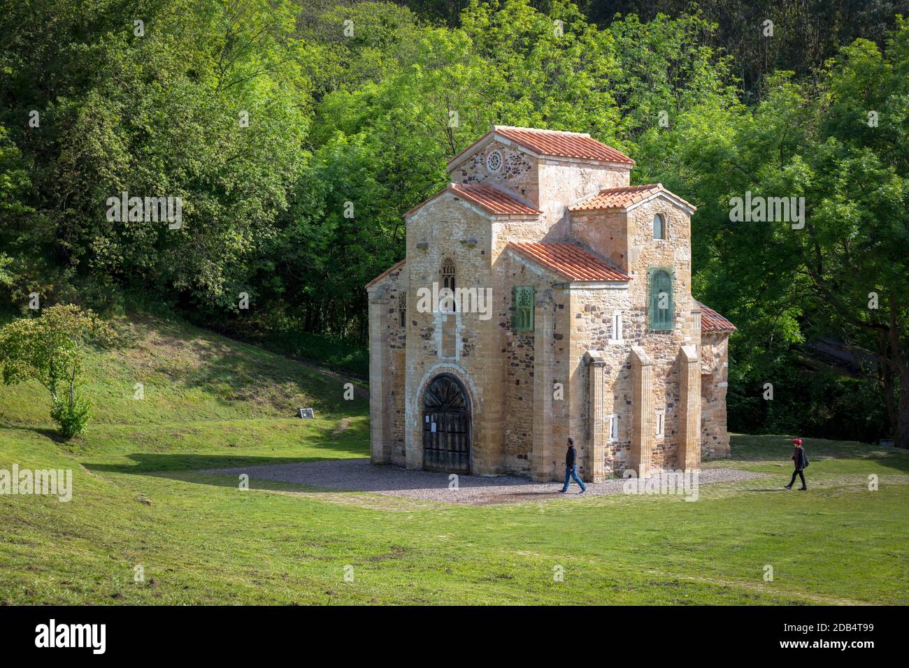 Chiesa pre-romanica di San Miguel de Lillo, Oviedo, Asturias, Spagna. San Miguel de Lillo fa parte dei monumenti di Ovied, patrimonio dell'umanità dell'UNESCO Foto Stock