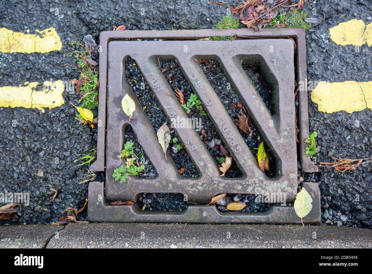 Uno scarico completamente bloccato ad Ambleside, Regno Unito. Foto Stock