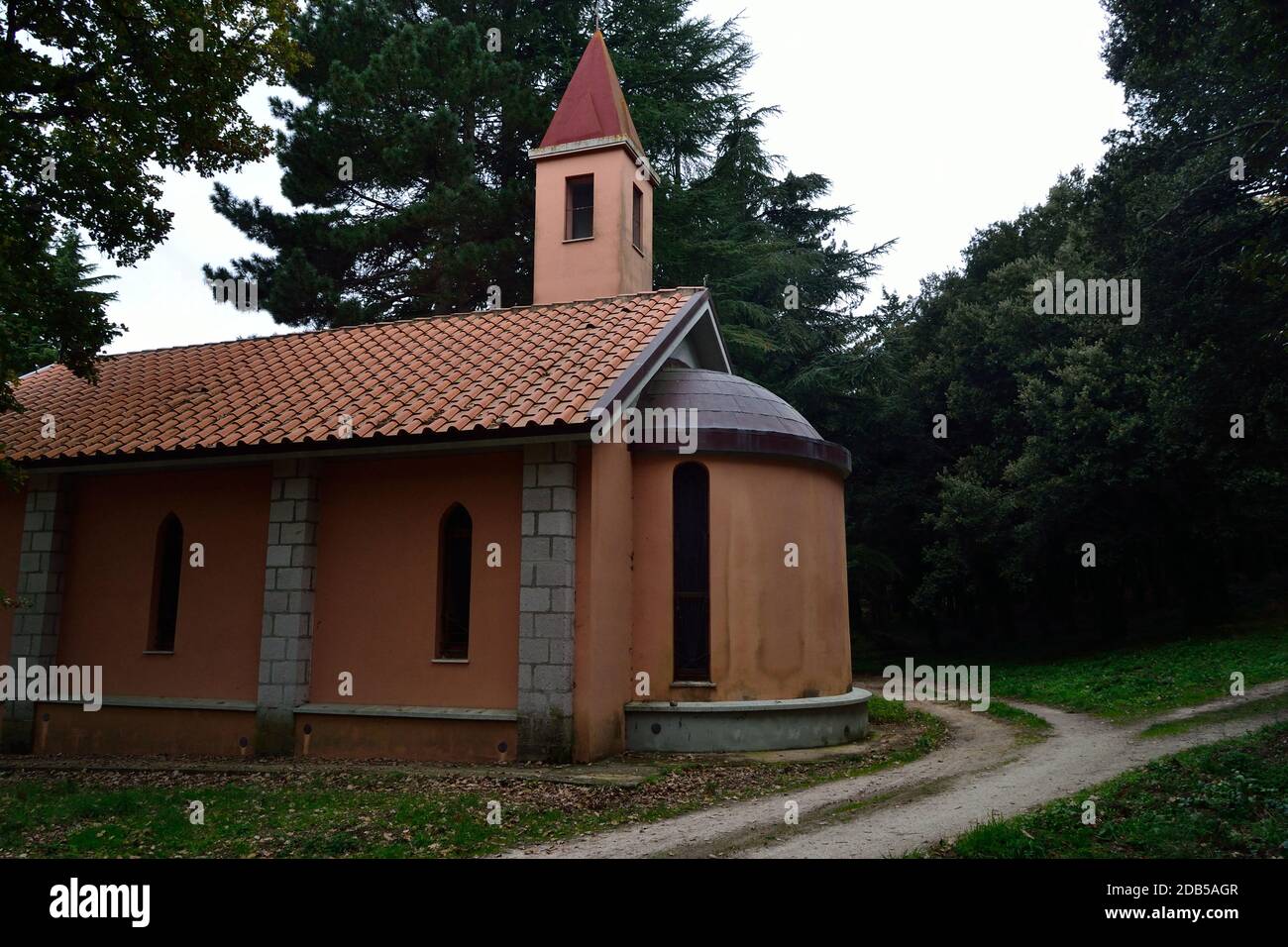 La chiesa di San Francesco e Santa Chiara a Bultei Foto stock - Alamy