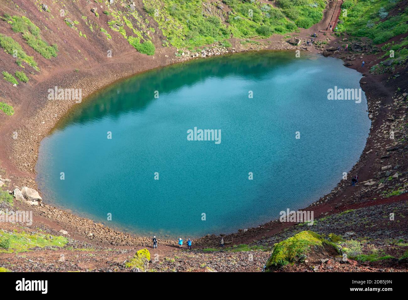 Kerið Volcanic Crater Lake è inoltre chiamato Kerid o Kerith nel sud dell'Islanda è Parte del Golden Circle Route Foto Stock