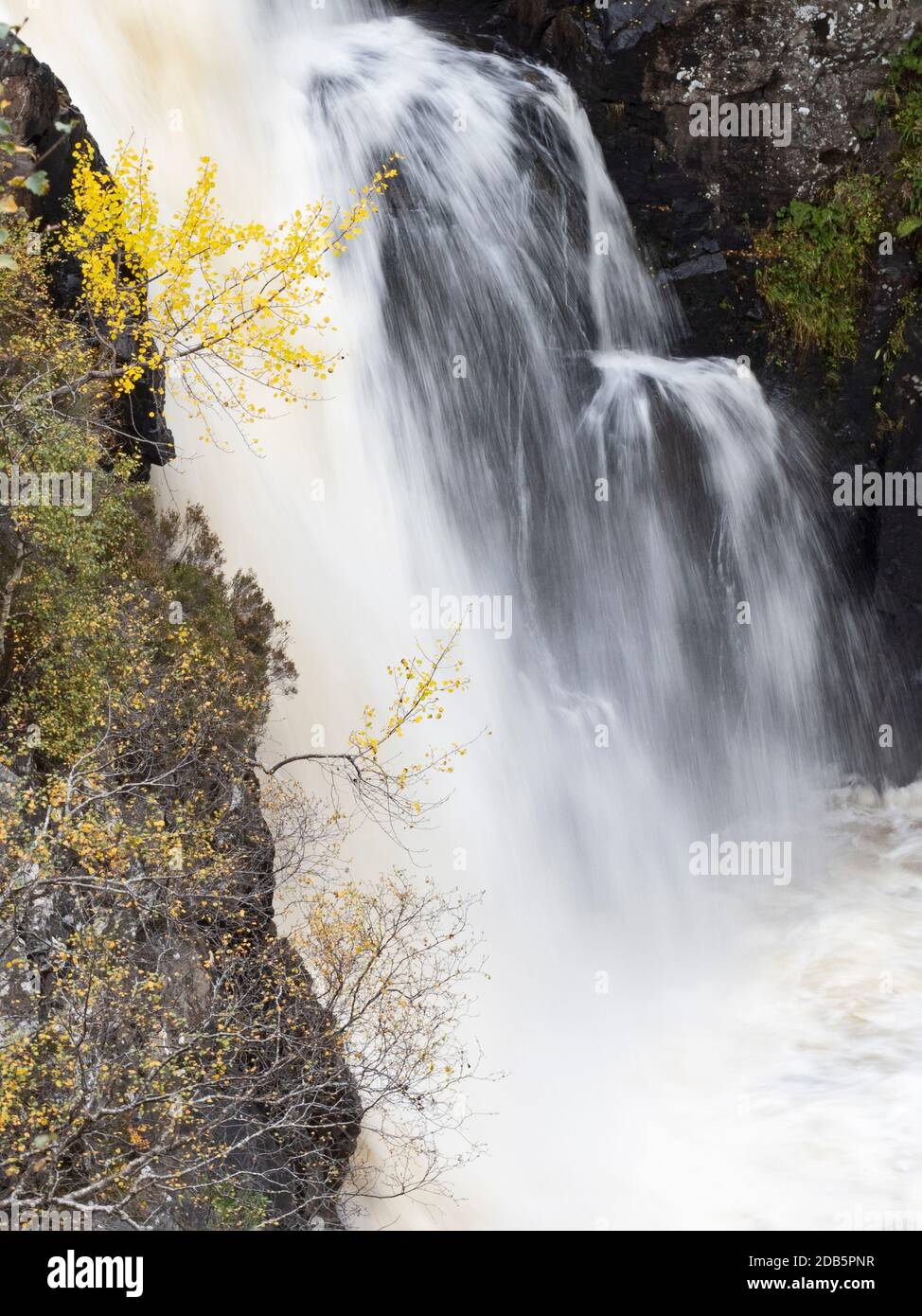 Cascate di Kirkaig vicino a Lochinver, North West Highlands, Scozia, autunno Foto Stock