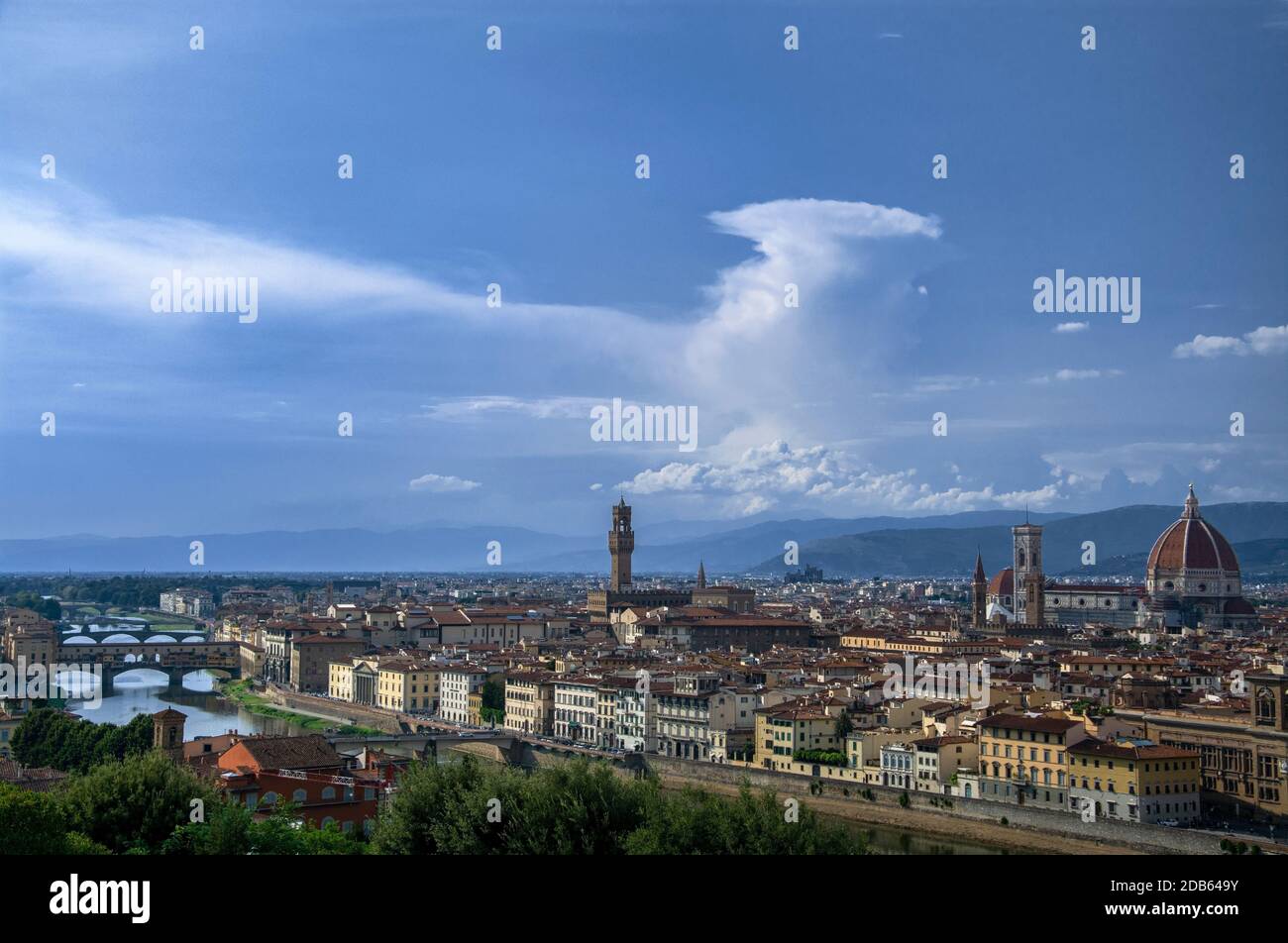 Firenze, chiamata in italiano Firenze, era un centro di commercio e finanza medioevale europea e una delle città più ricche di quell'epoca. E' un'abietta Foto Stock