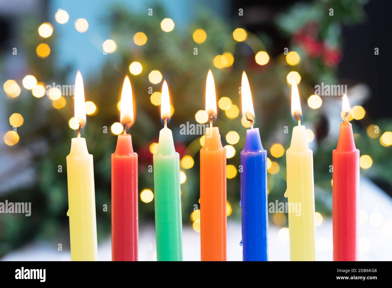 Candlelighting su candela giorno notte di candele tradizione colombiana. Foto Stock